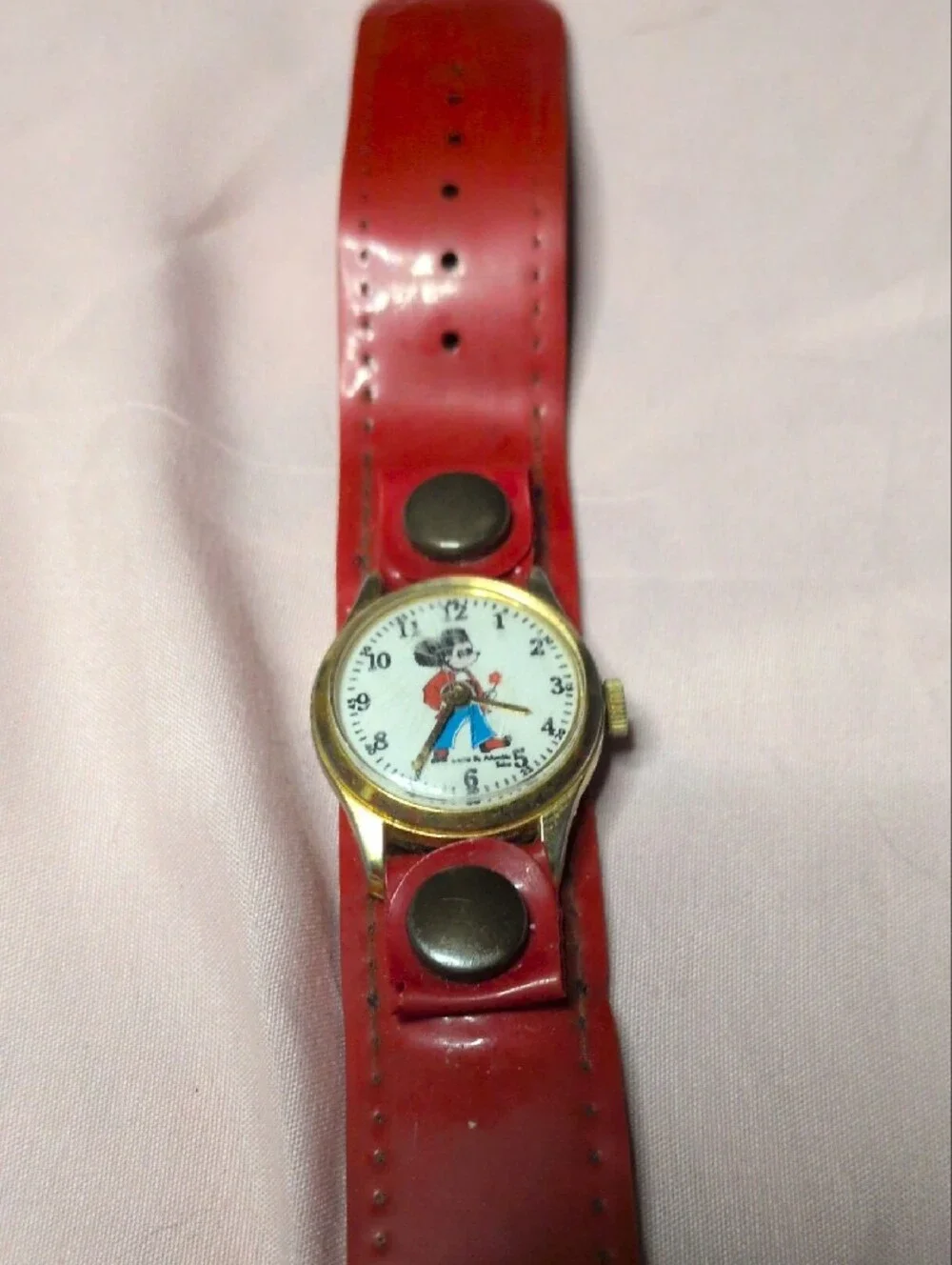 Working Mickey Mouse Hippie With Flower Red Vinyl Cartoon Character Wrist Watch